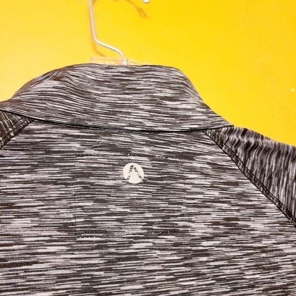 Athletic Collection | Women's Full Zipper Light Jacket (Size Medium) - Picture 8 of 10